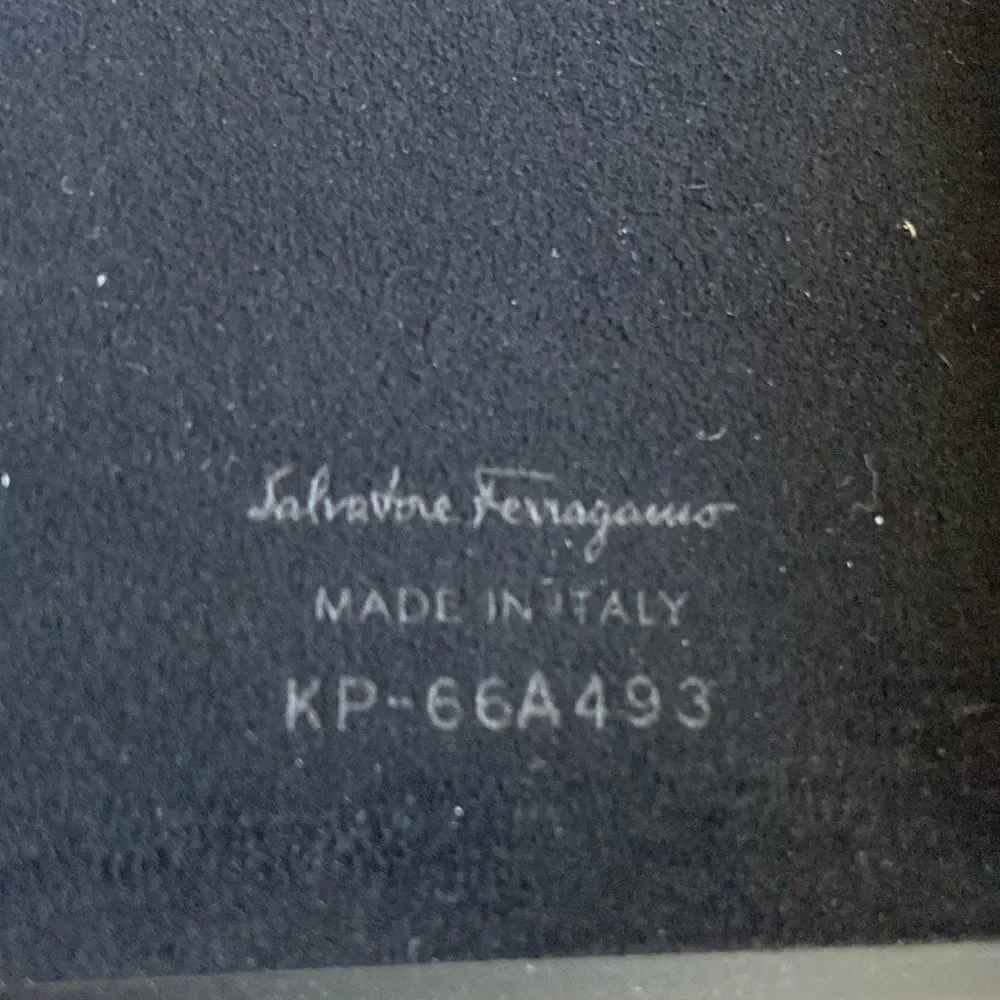 Salvatore Ferragamo NWT Apple IPhone Fitted case Saffiano leather